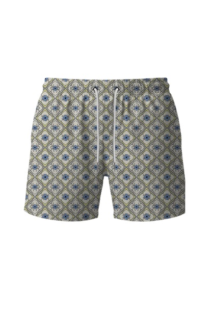 Short swimming trunks with a patterned fabric