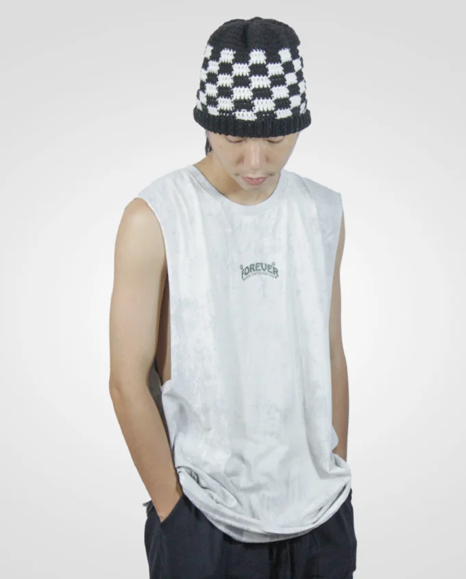 sleeveless shirt
