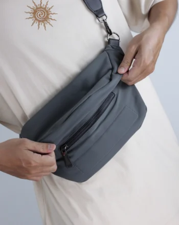 big-vintage-chest-bag