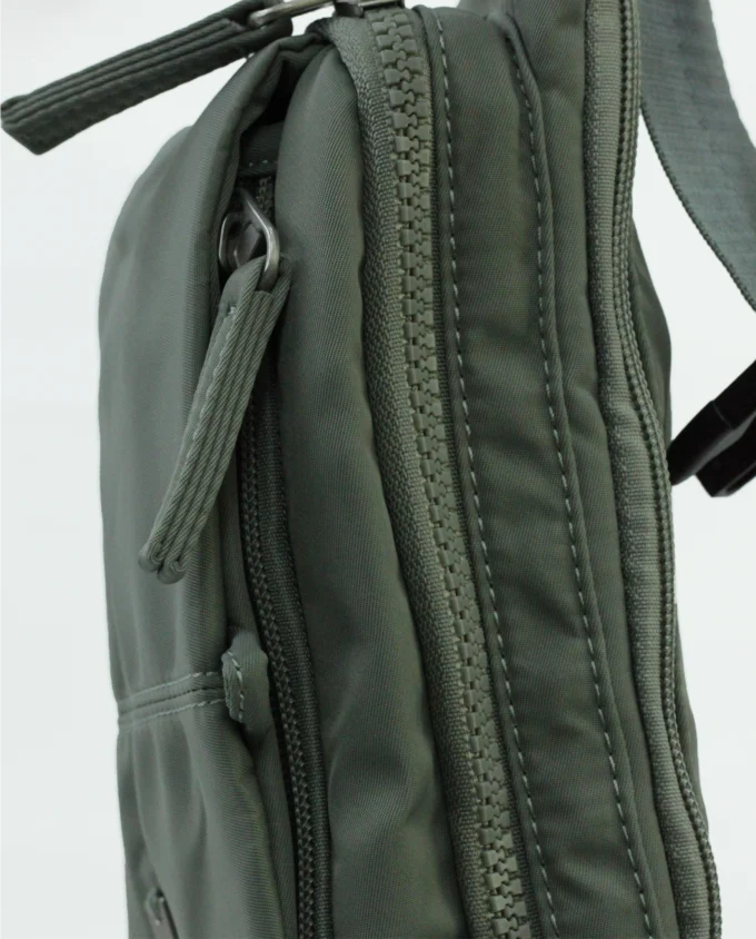 Small Sling Vintage Chest bag - Image 4
