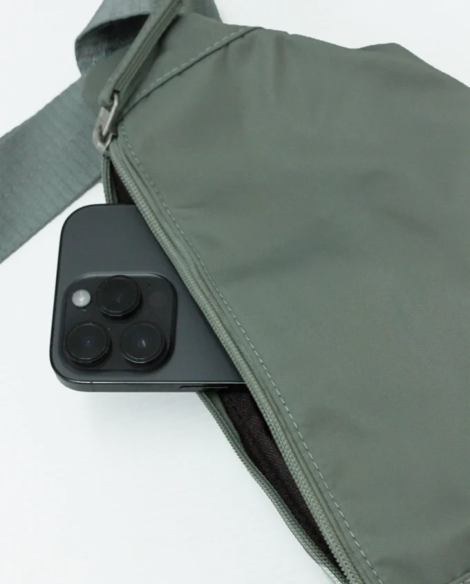Small Sling Vintage Chest bag - Image 3