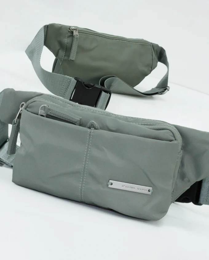 Small Sling Vintage Chest bag - Image 2